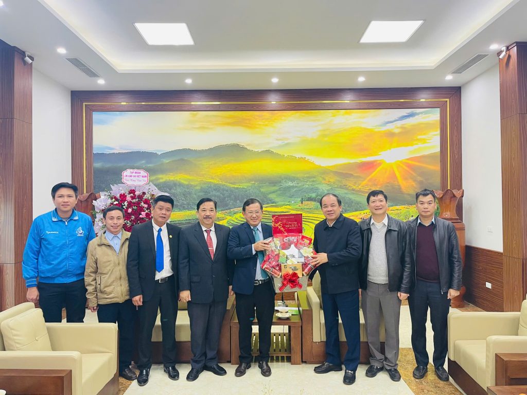 Lãnh đạo VRG chúc Tết tỉnh Yên Bái